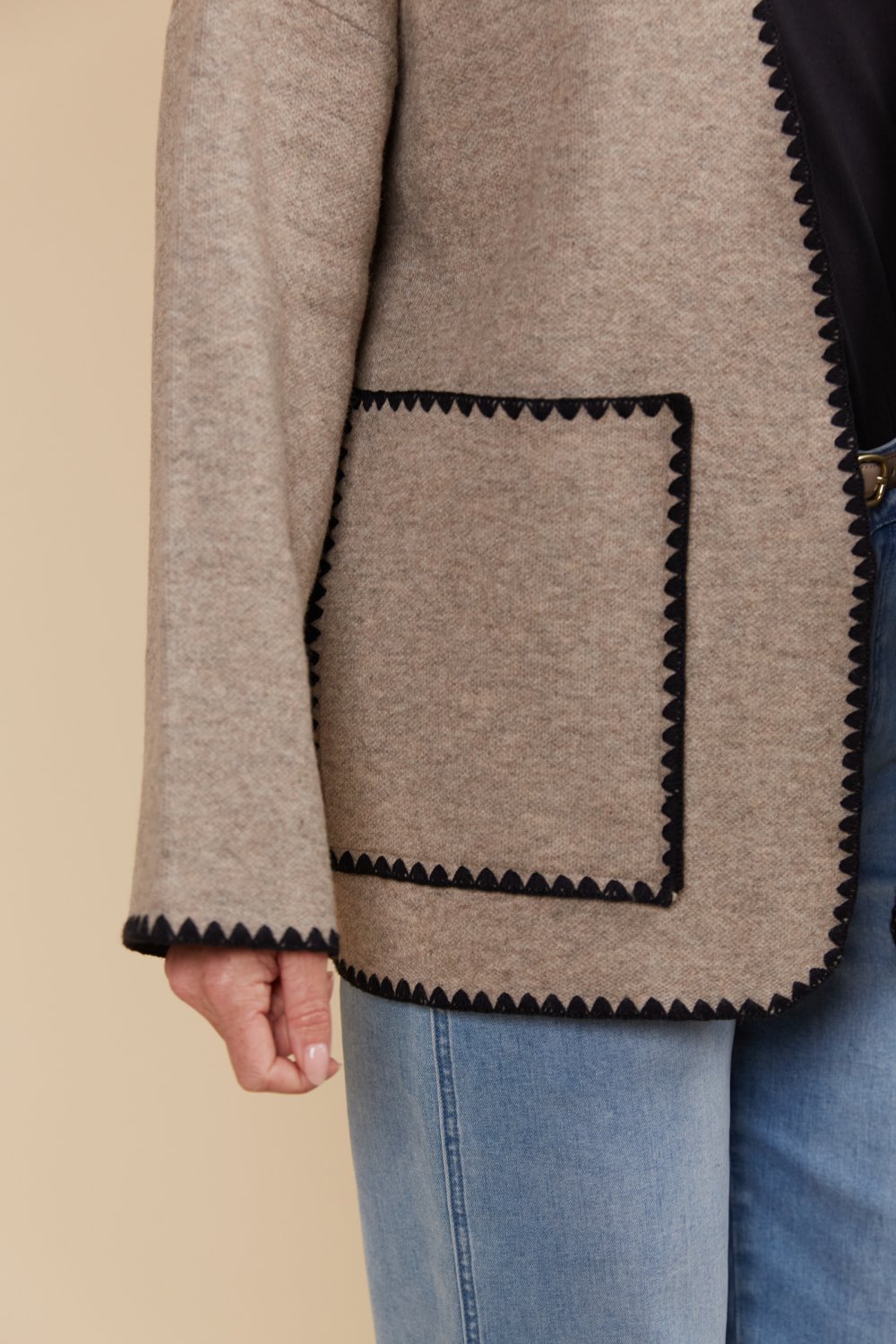 isle-mine-athena-cardigan-taupe 5