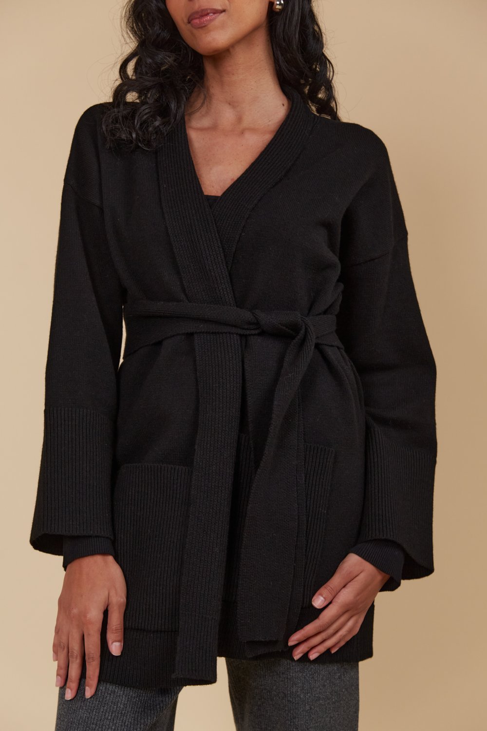 isle-mine-selene-cardigan-onyx 4