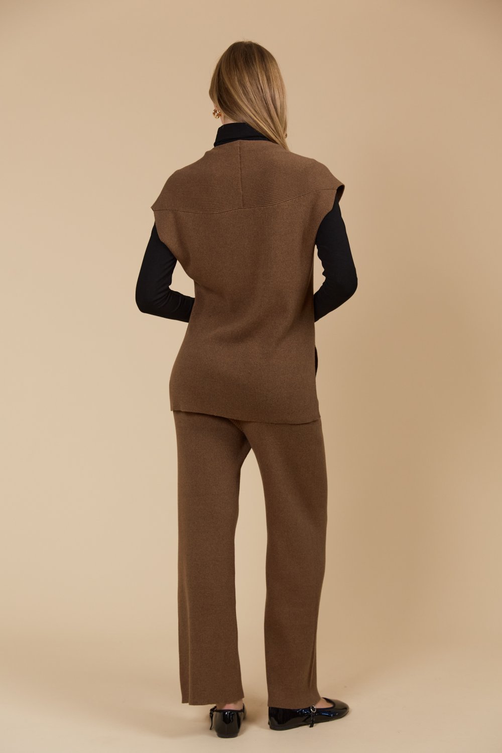 isle-mine-tala-knit-vest-toffee 3