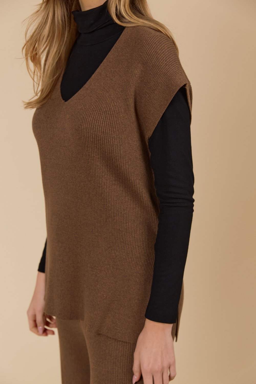 isle-mine-tala-knit-vest-toffee 5