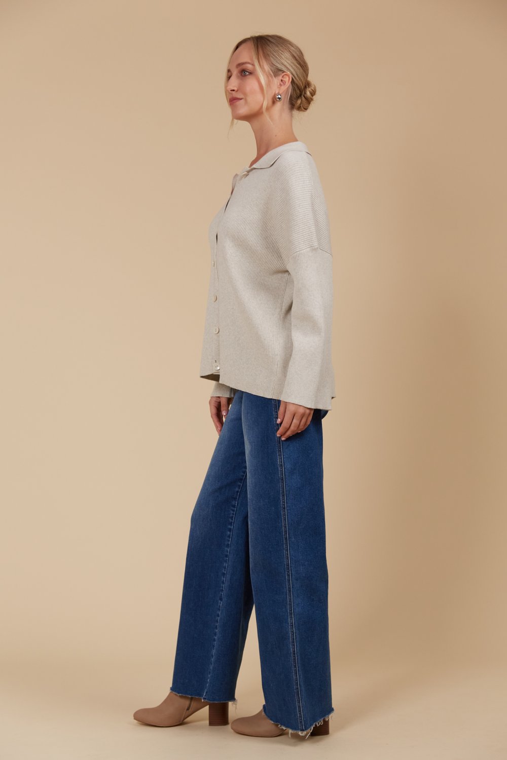 isle-mine-tala-knit-shirt-canvas 2