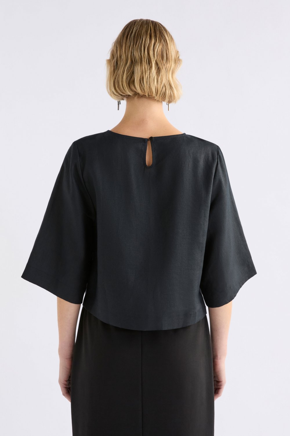 elk-llinen-top-black 3
