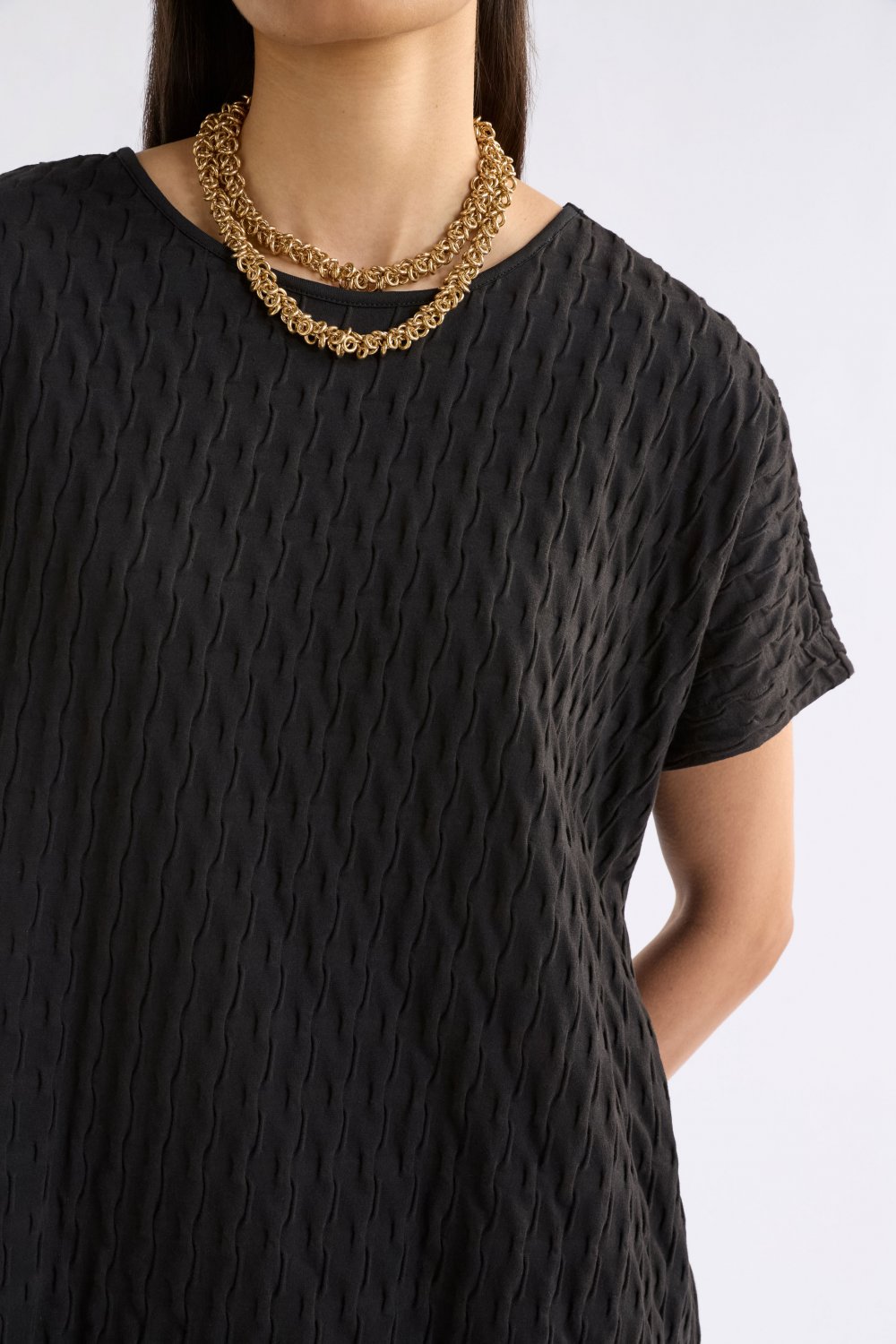 elk-orta-boxy-tshirt-black 3