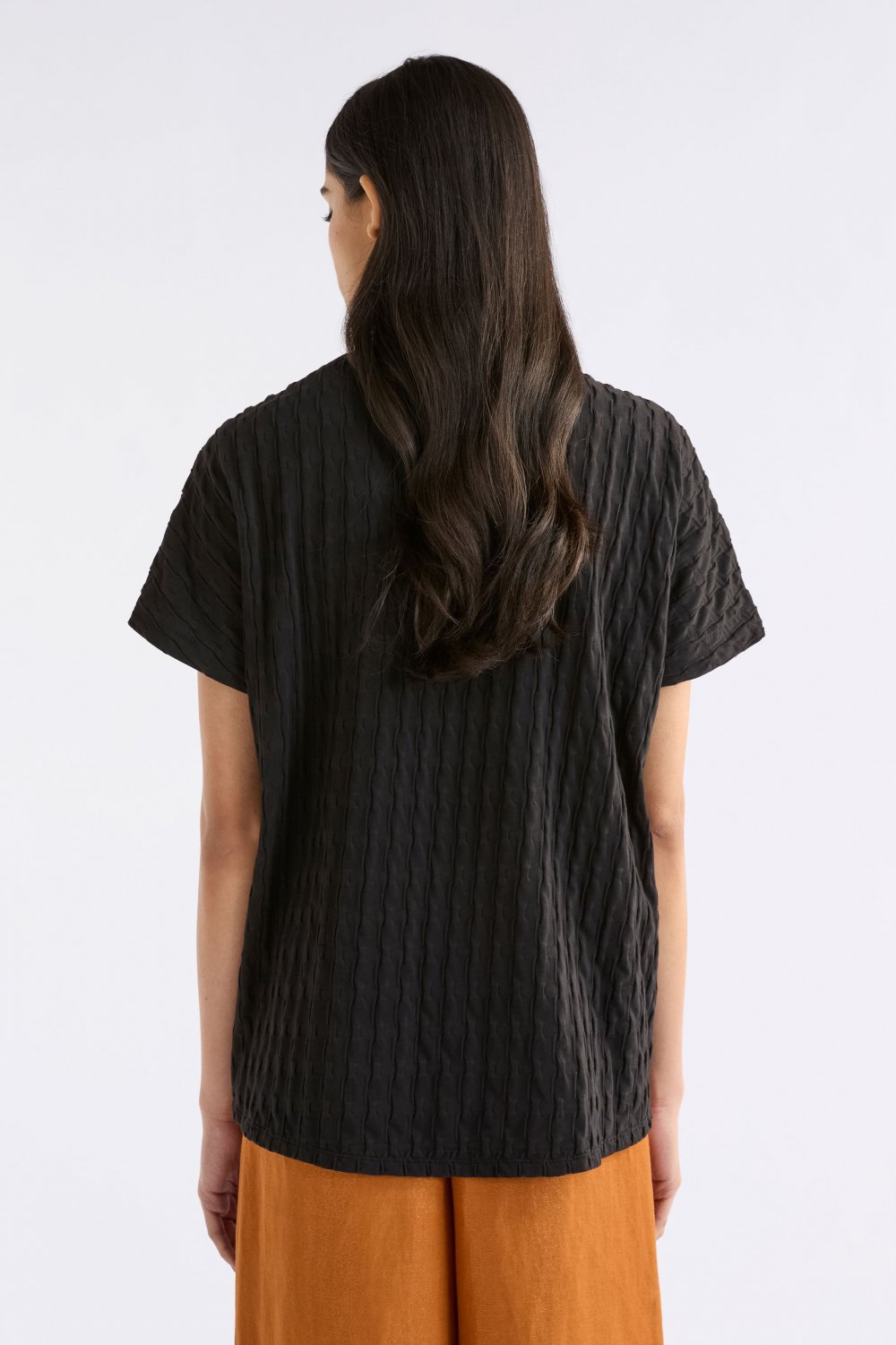 elk-orta-boxy-tshirt-black 4