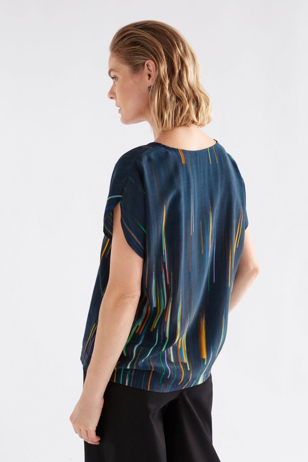 elk-kayra-v-neck-top 3