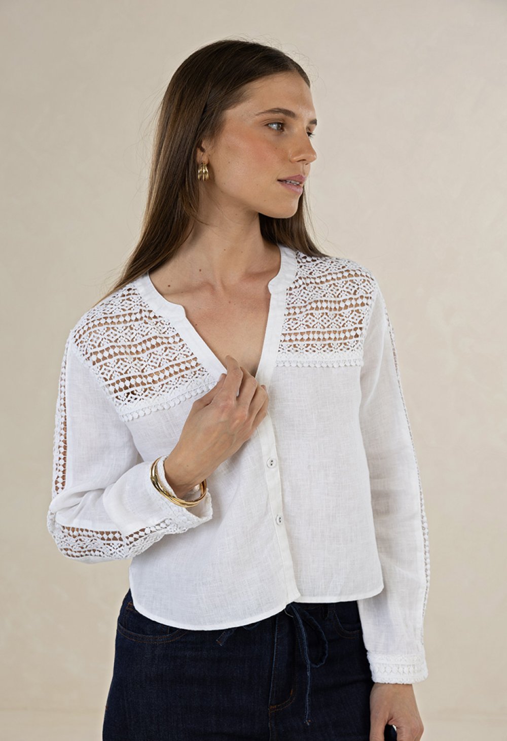 humidity-delphie-shirt 3