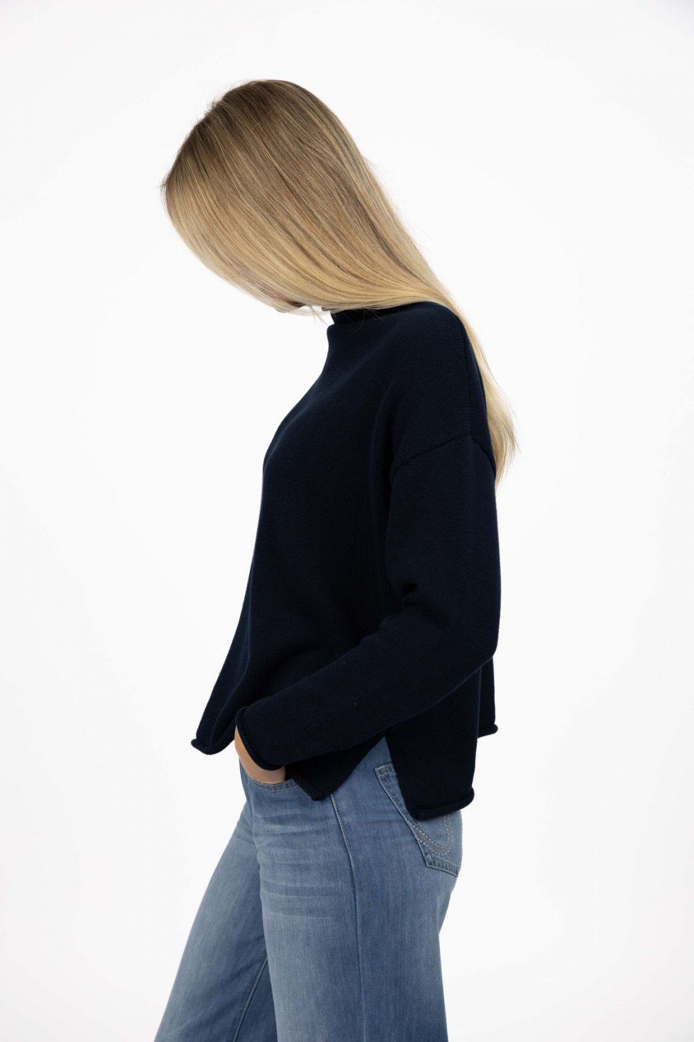 humidity-divine-jumper-navy 2
