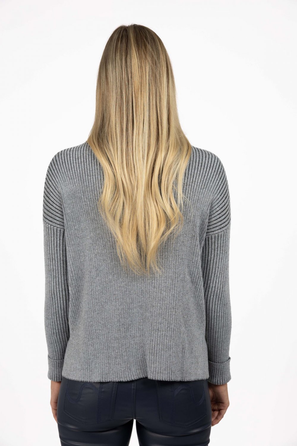 humidity-ribbed-sweater-grey 2