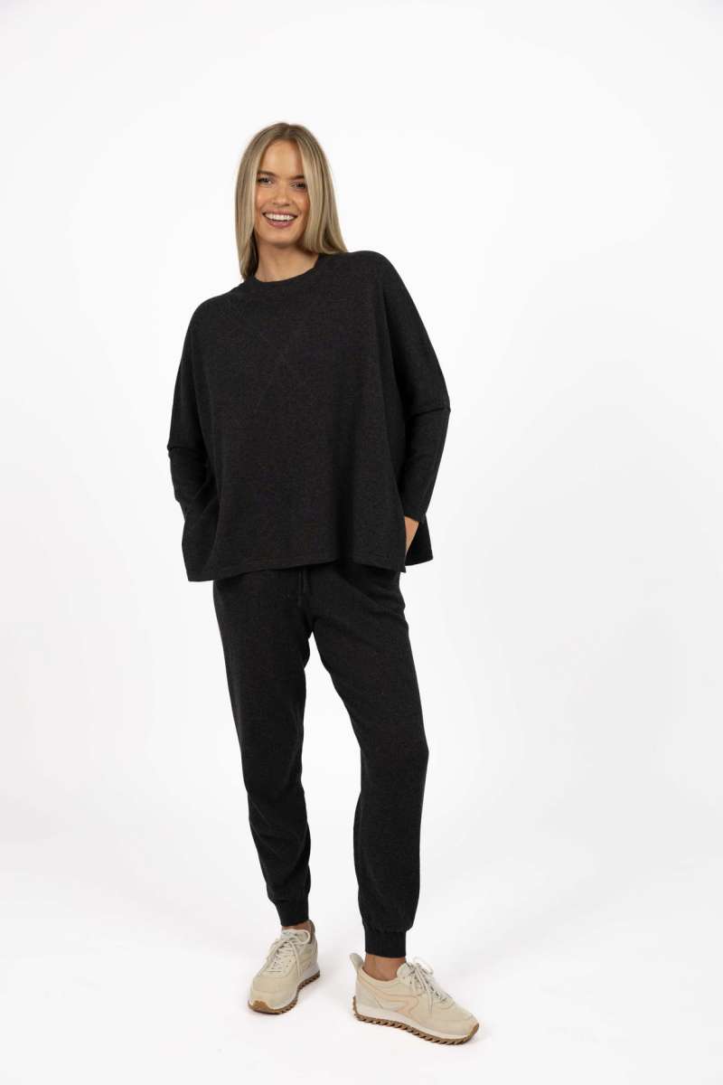 View Humidity Grande Sweater - Charcoal