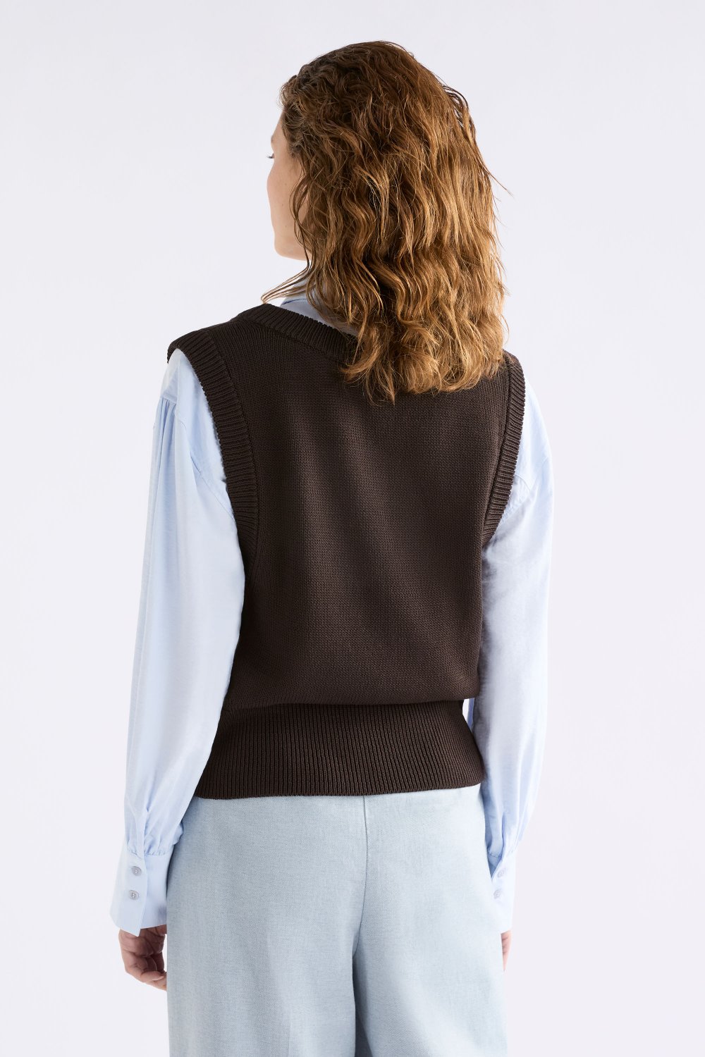 elk-mikkel-vest-chocolate 3